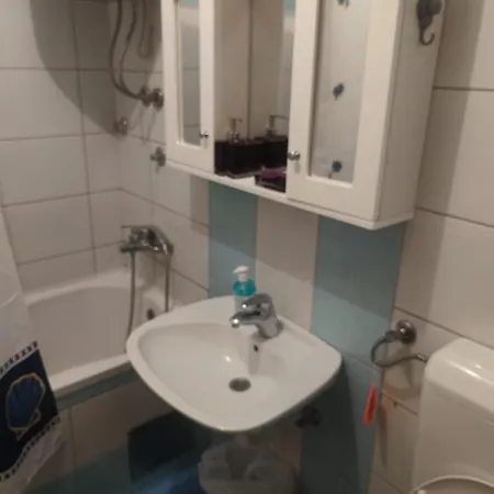 아파트 Apartman Una 페일